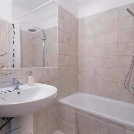 Bright Loft Next To The Ruin Pubs Free Airconditioner Free Coffee * Budapest