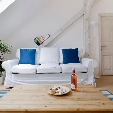 Appartement Bright Loft Next To The Ruin Pubs Free Airconditioner Free Coffee