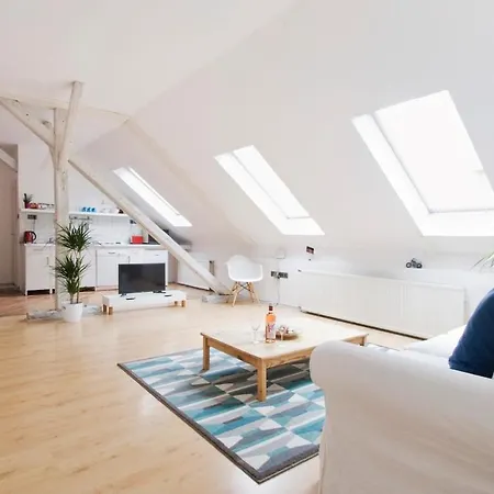 Bright Loft Next To The Ruin Pubs Free Airconditioner Free Coffee Appartement Budapest