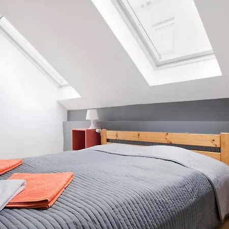 Bright Loft Next To The Ruin Pubs Free Airconditioner Free Coffee For Long Therm Apartmán *